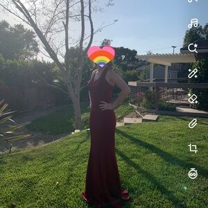 Elegant Red Sleeveless Gown